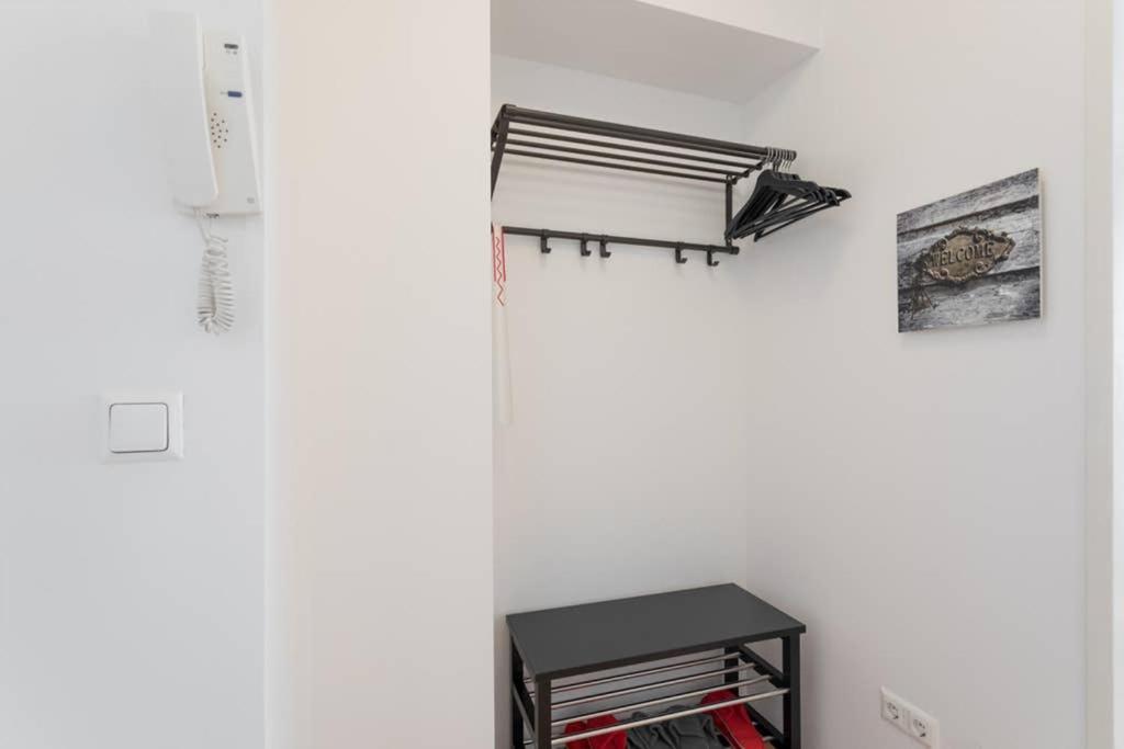 Bright Apartment In Hip & High Quality Neighborhood Wenen Buitenkant foto